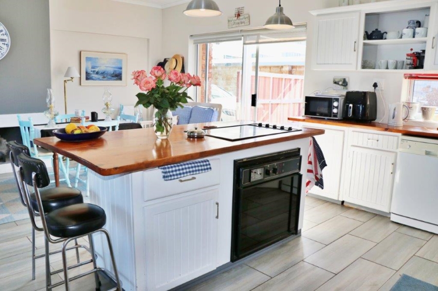 4 Bedroom Property for Sale in Jongensfontein Western Cape